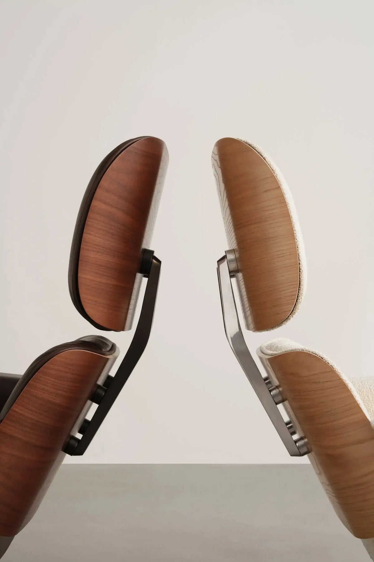 Vitra Eames Lounge Chair tumma pähkinä/ruskea nahka Vitra