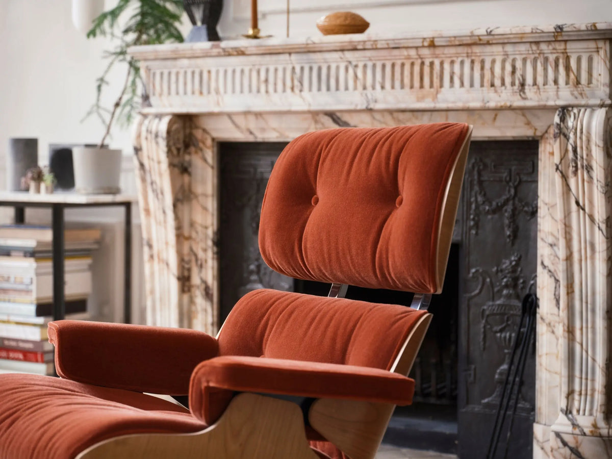 Vitra Eames Lounge Chair kirsikka/Calma 07 Vitra