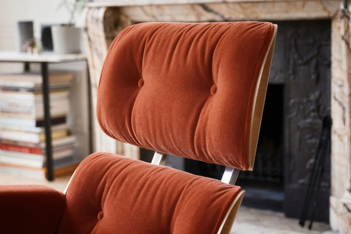 Vitra Eames Lounge Chair kirsikka/Calma 07 Vitra