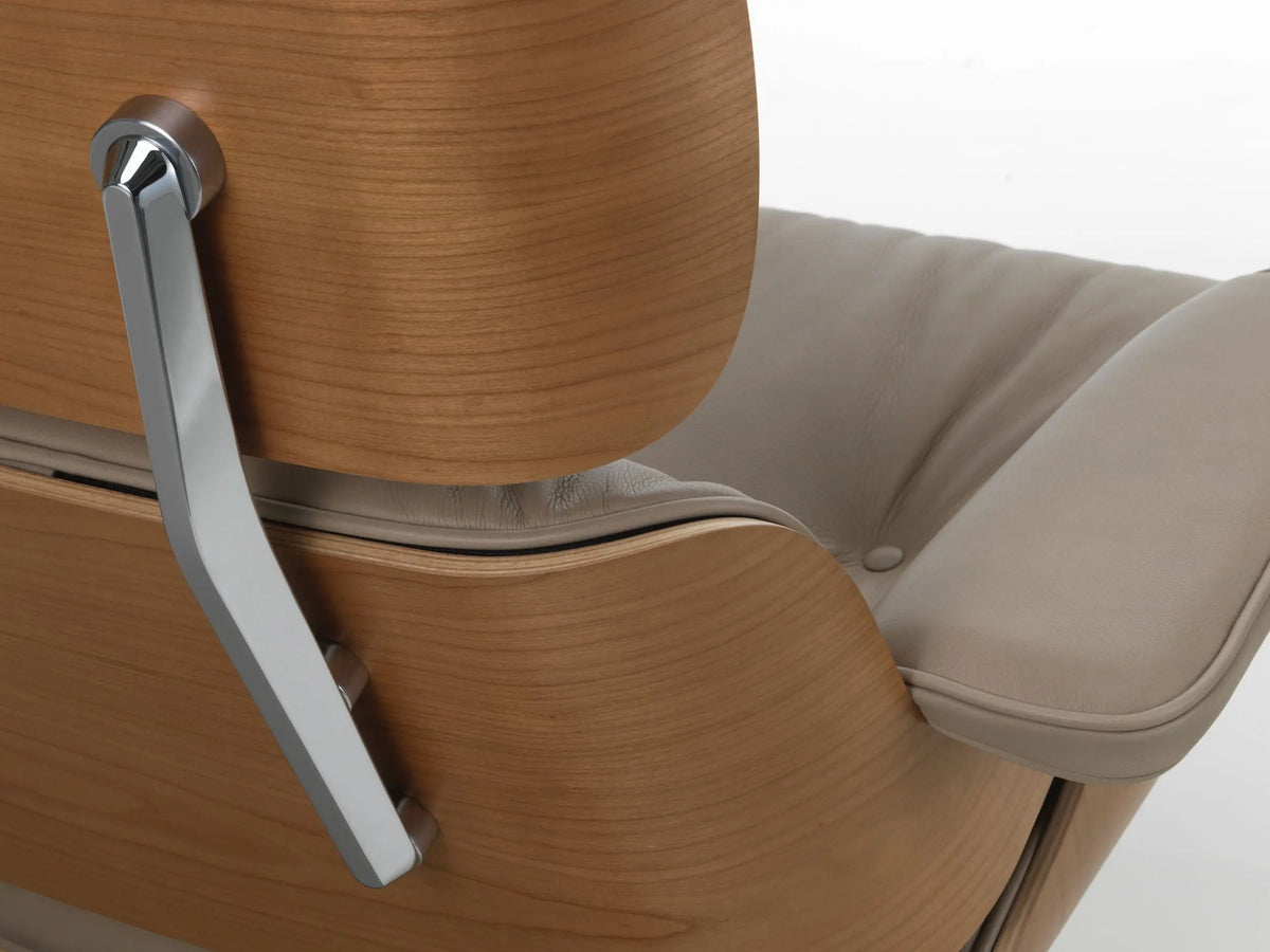 Vitra Eames Lounge Chair kirsikka/hiekka nahka Vitra