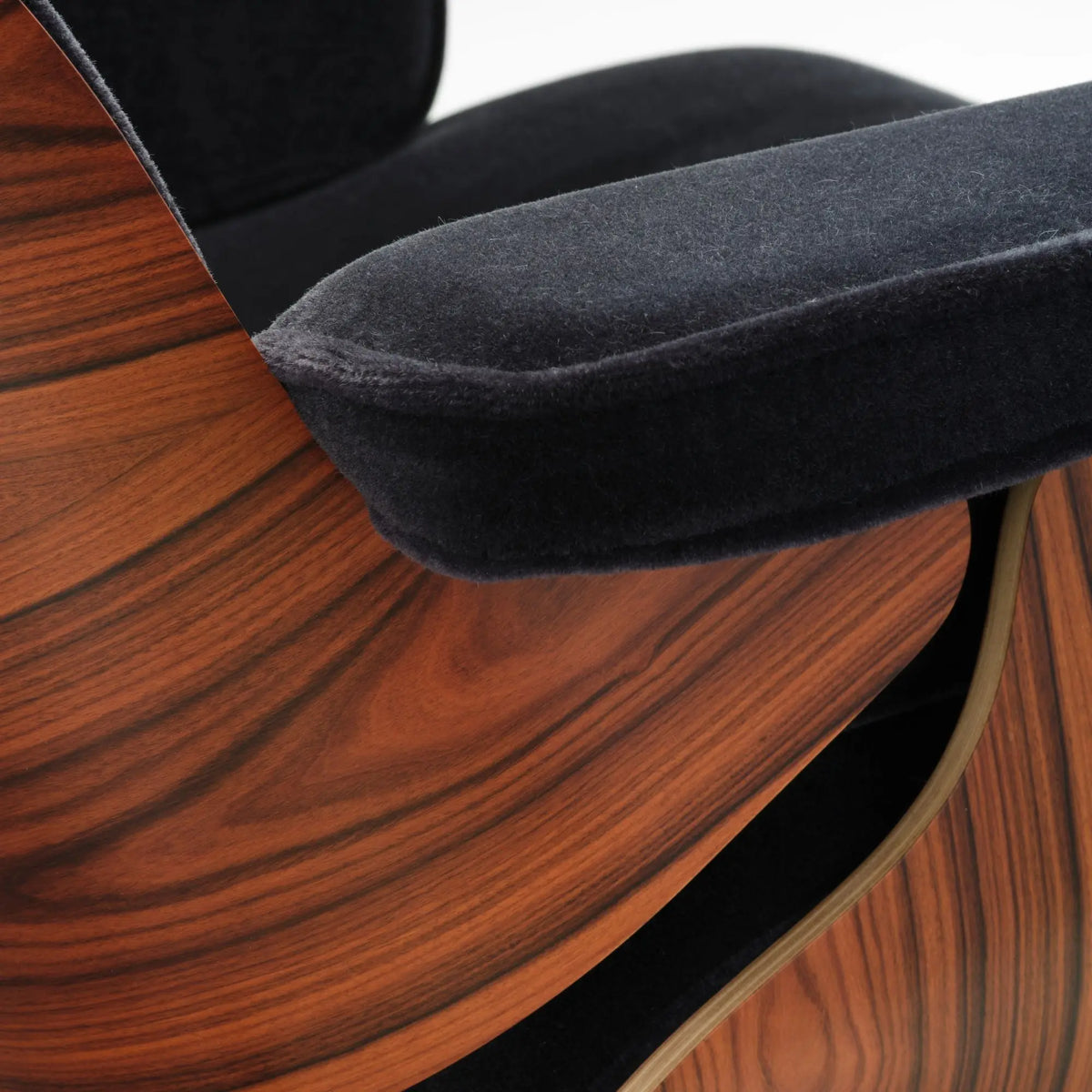 Vitra Eames Lounge Chair palisanteri/Calma 08 Vitra