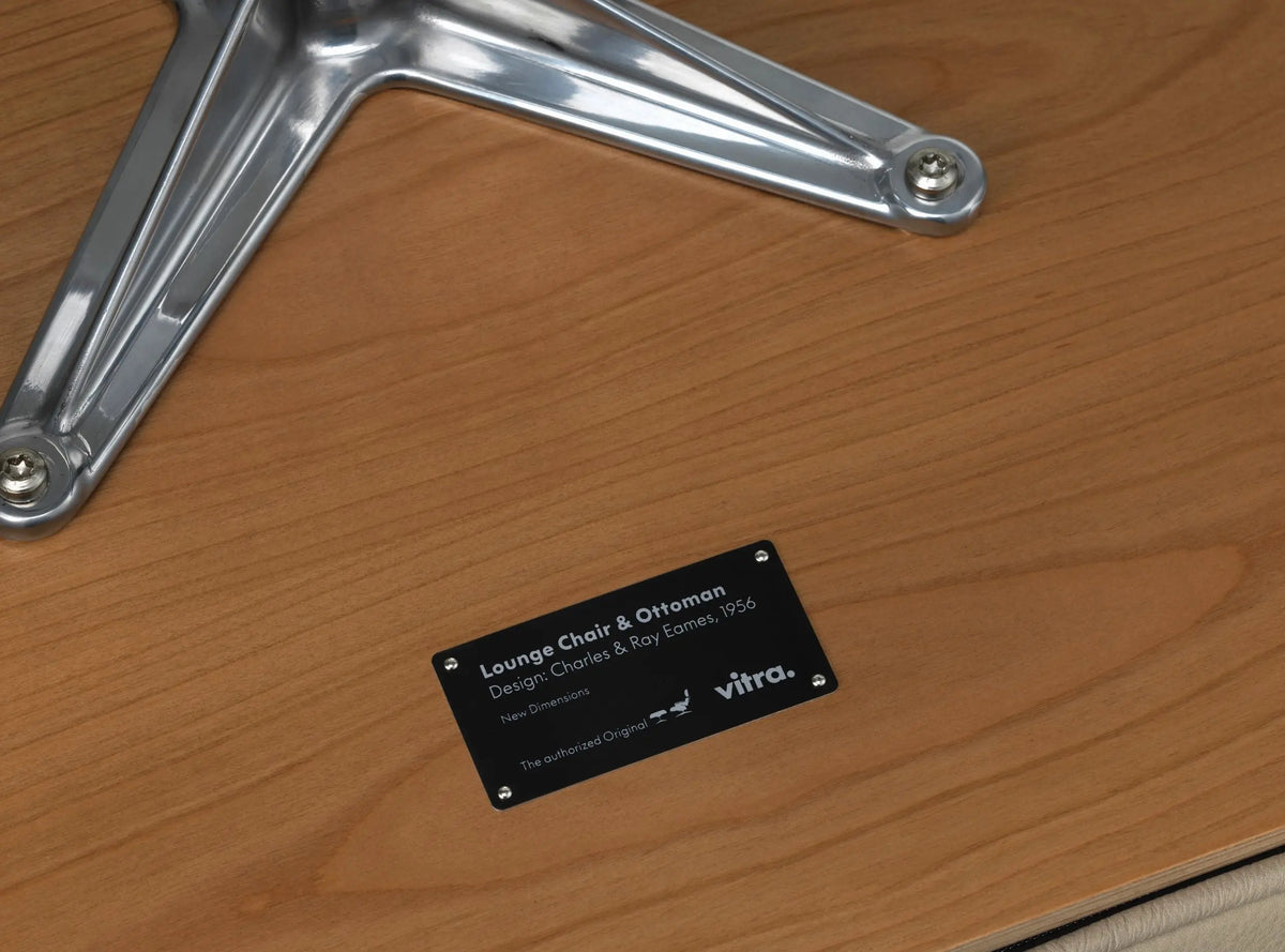 Vitra Eames Lounge Ottoman rahi kirsikka/hiekka nahka Vitra