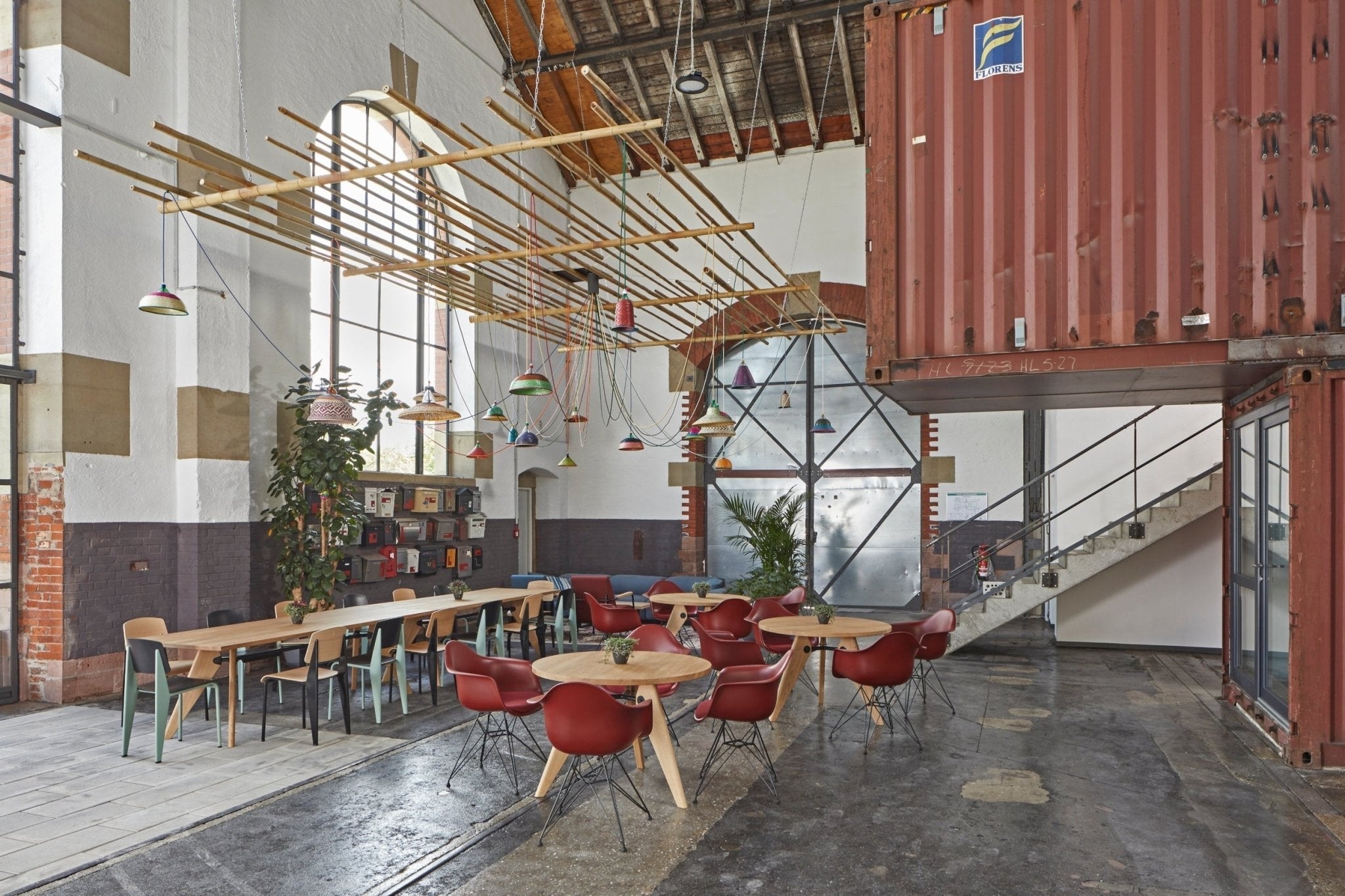 Vitra Guéridon pöytä Ø105 öljytty tammi - Laatukaluste