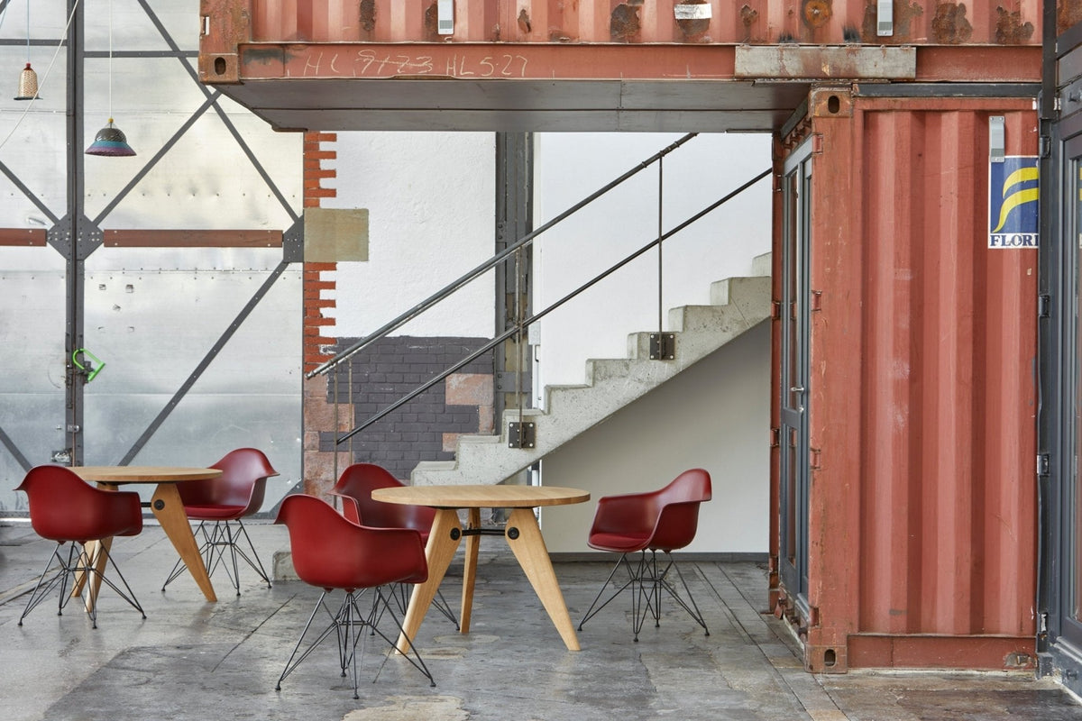 Vitra Guéridon pöytä Ø105 öljytty tammi - Laatukaluste