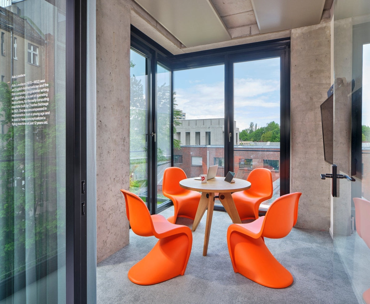 Vitra Guéridon pöytä Ø105 öljytty tammi - Laatukaluste