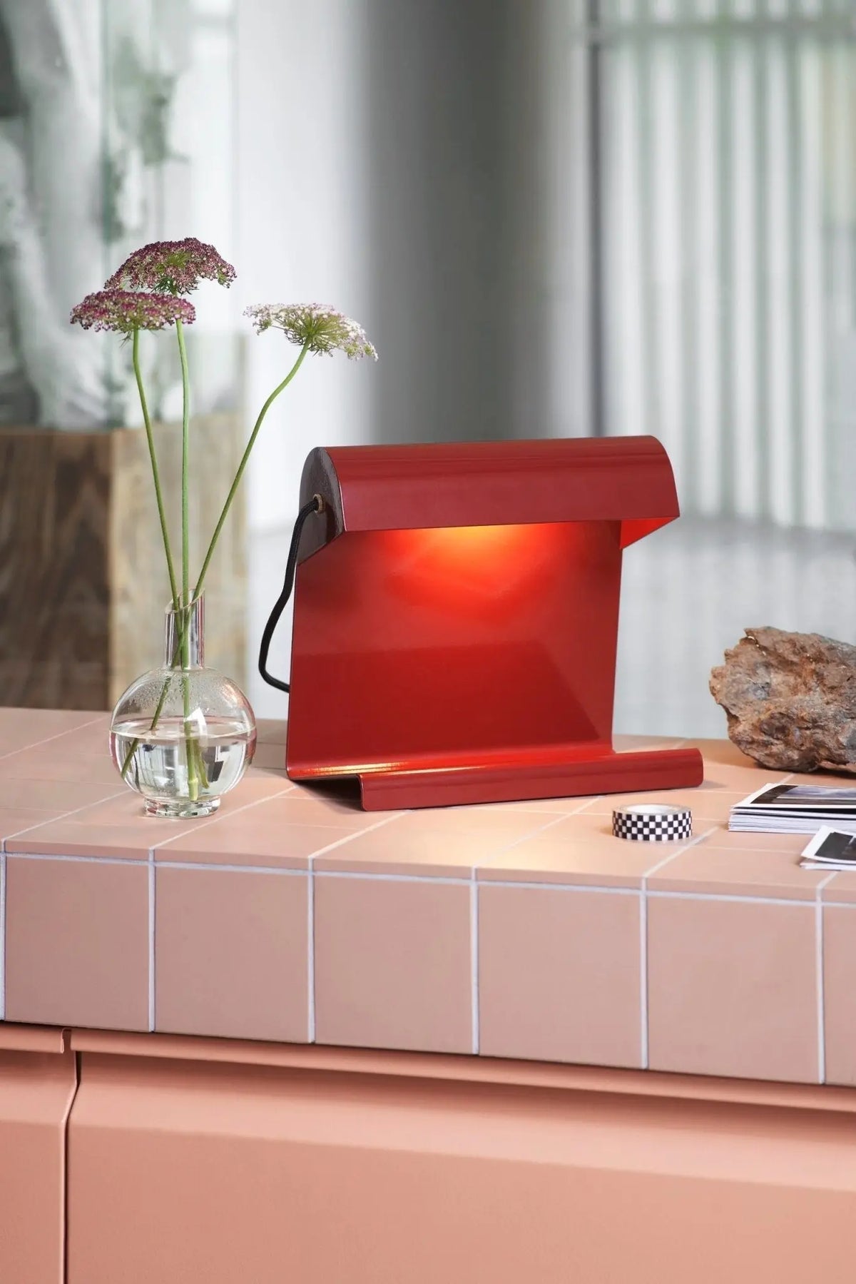 Vitra Lampe de Bureau pöytävalaisin japanese red - Laatukaluste