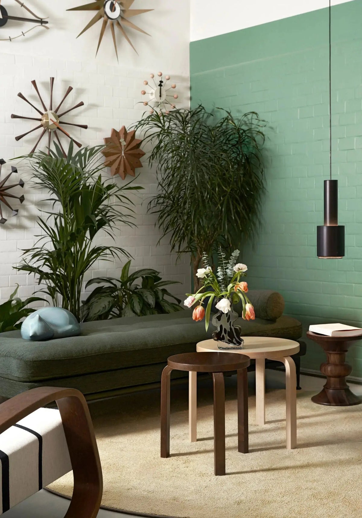 Vitra Polygon seinäkello pähkinä Vitra