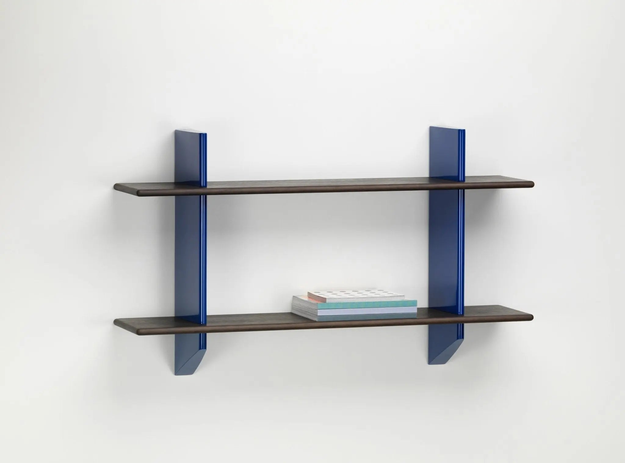 Vitra Rayonnage Mural hylly tumma tammi/bleu marcoule - Laatukaluste