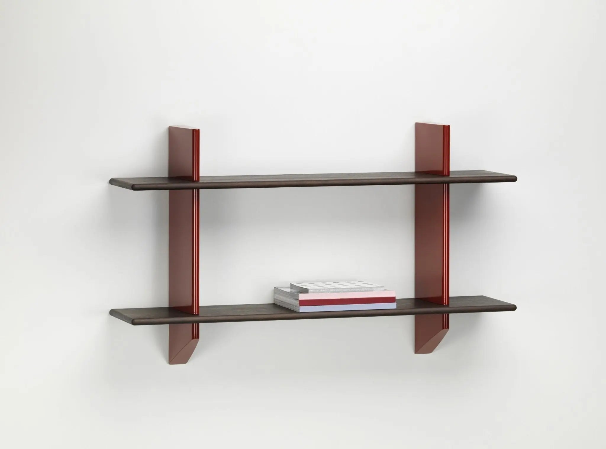 Vitra Rayonnage Mural hylly tumma tammi/japanese red - Laatukaluste