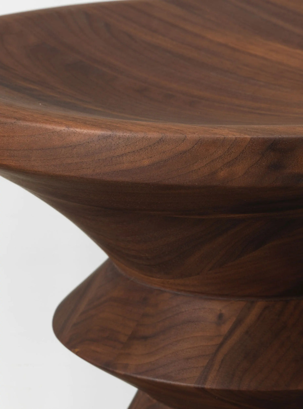 Vitra Stools malli A pähkinä Vitra