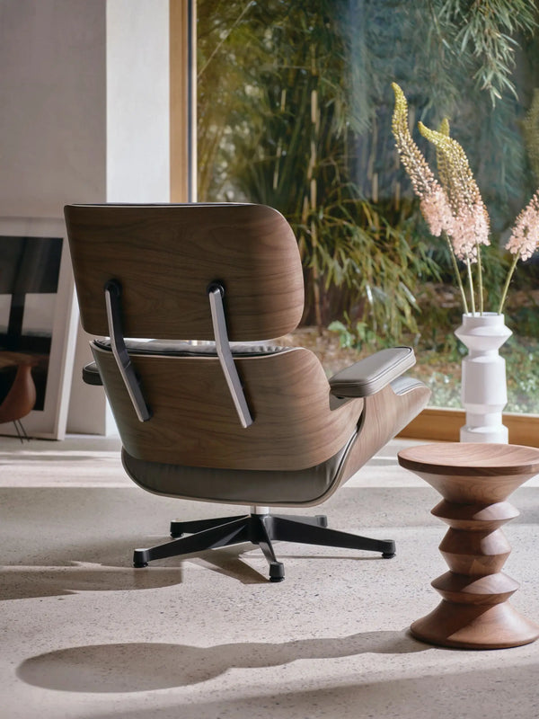 Vitra Stools malli A pähkinä Vitra