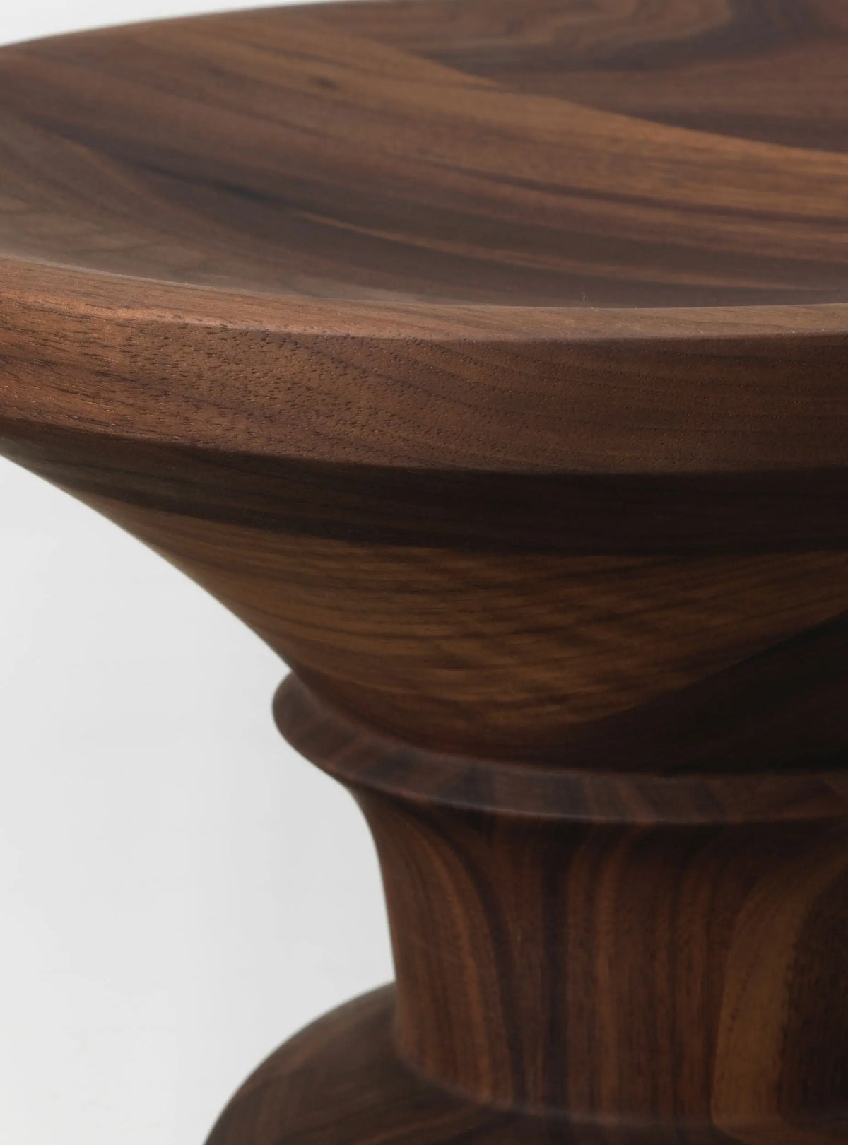 Vitra Stools malli B pähkinä Vitra