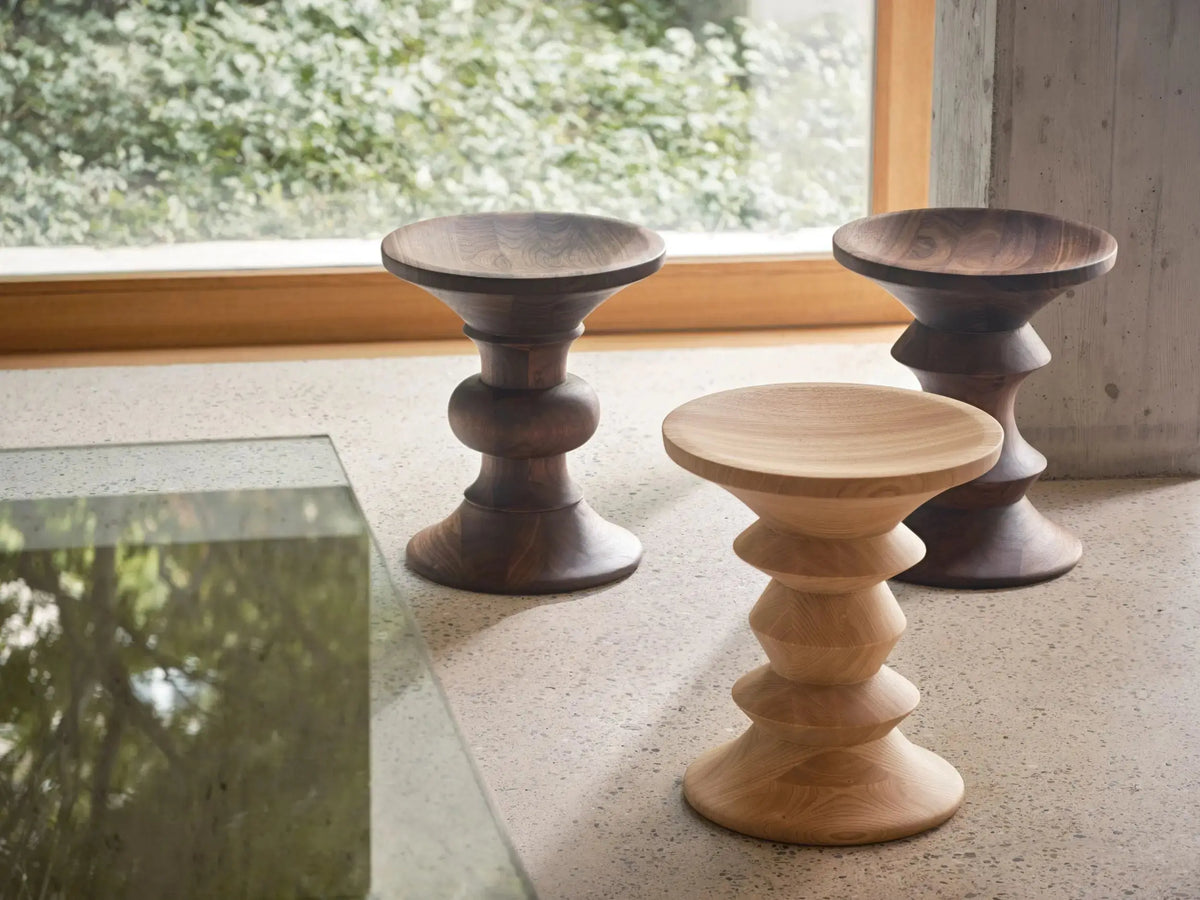 Vitra Stools malli A pähkinä Vitra