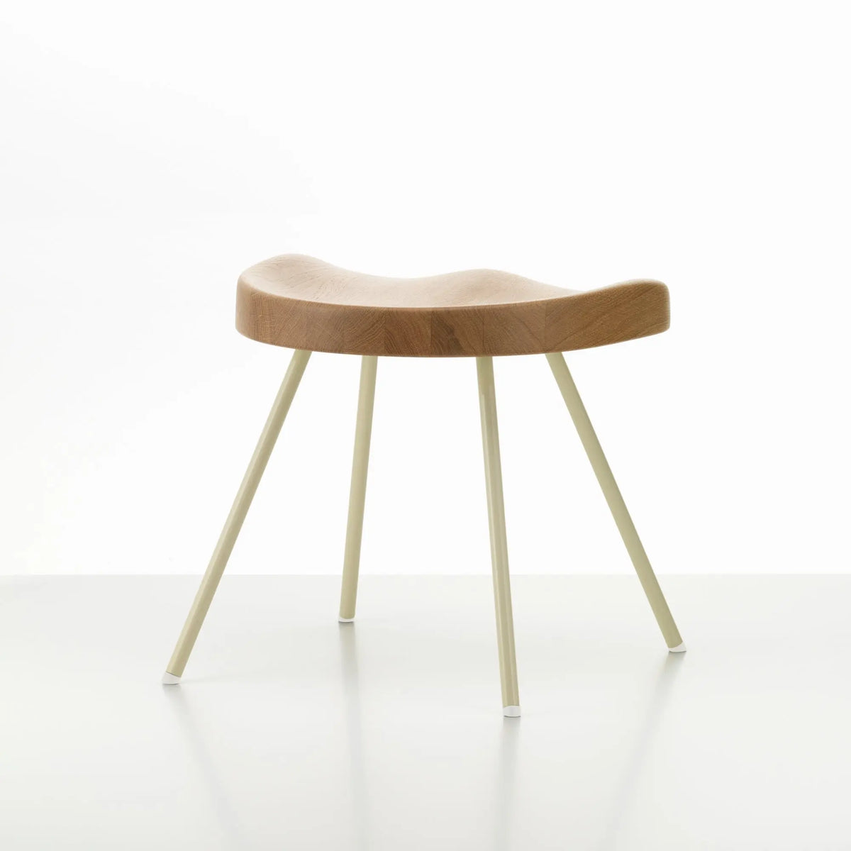 Vitra Tabouret 307 jakkara tammi - Laatukaluste