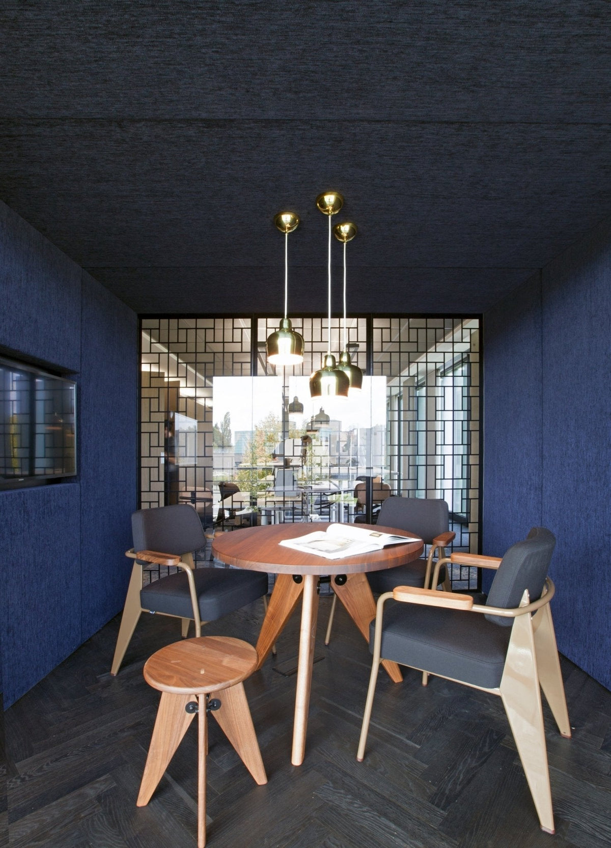 Vitra Tabouret Bois jakkara öljytty tammi - Laatukaluste