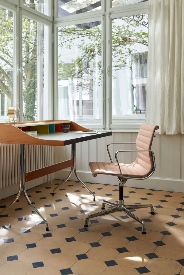 Vitra Tripod pöytäkello messinki Vitra