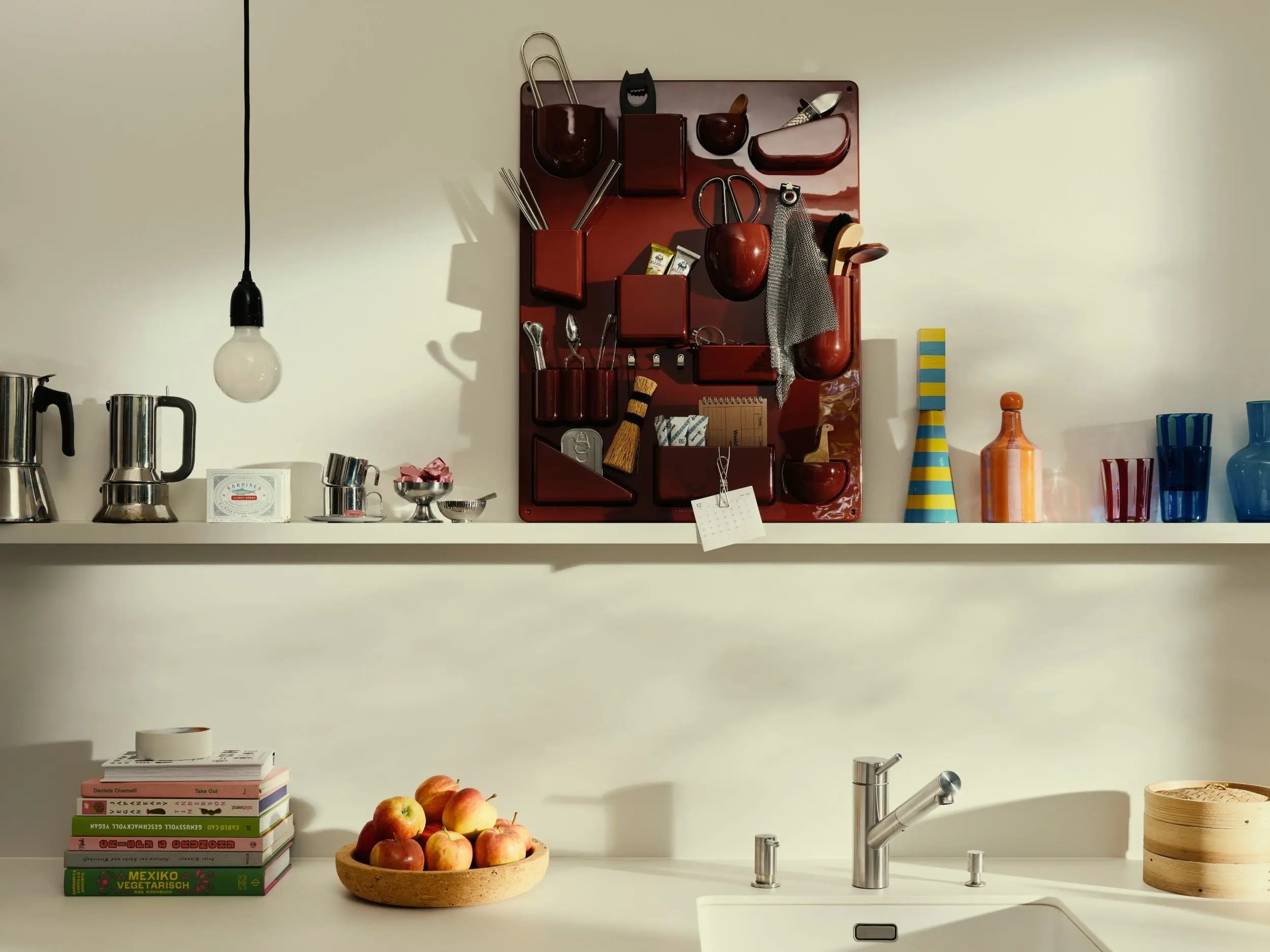 Vitra Uten.Silo RE II japanese red - Laatukaluste