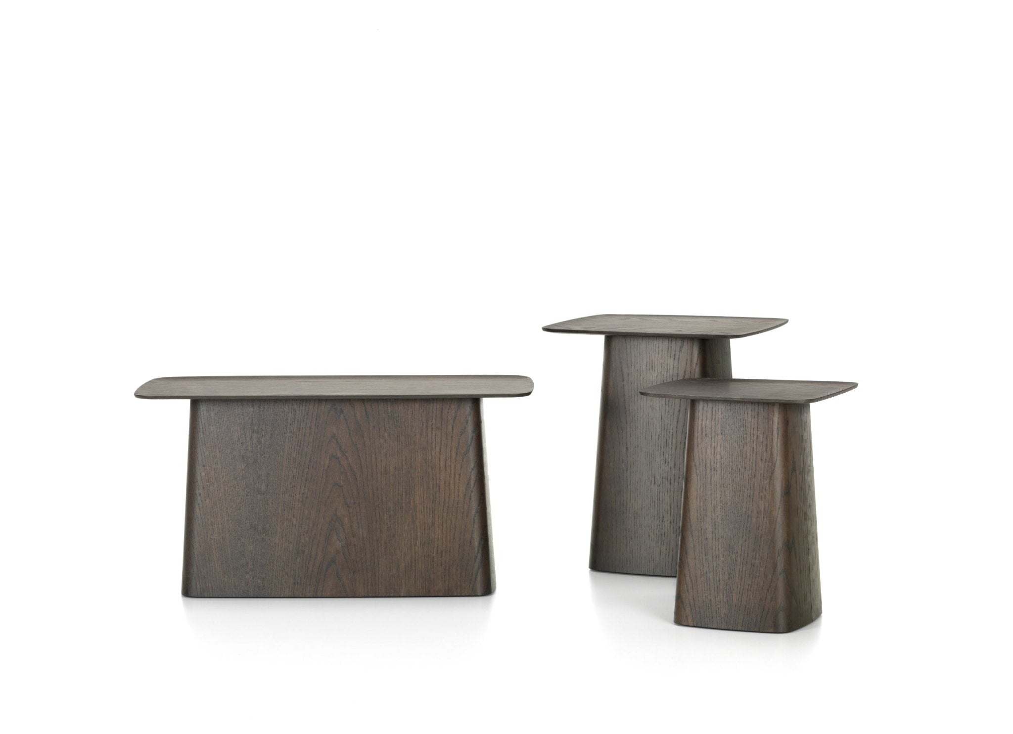 Vitra Wooden Side Table keskikoko tumma tammi - Laatukaluste