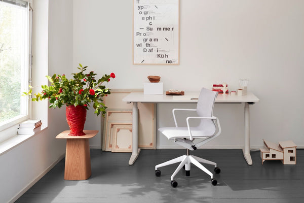 Vitra Wooden Side Table pieni tammi - Laatukaluste