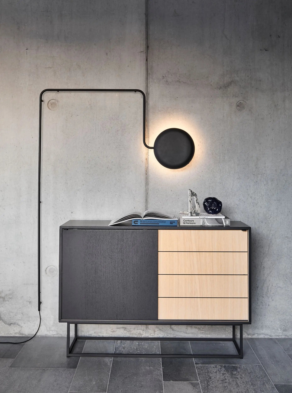 WOUD Mercury seinävalaisin musta WOUD