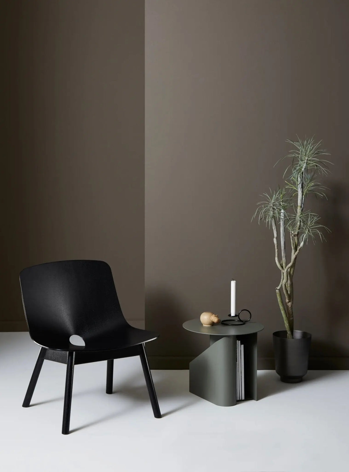 WOUD Sentrum sivupöytä vihreä - Laatukaluste