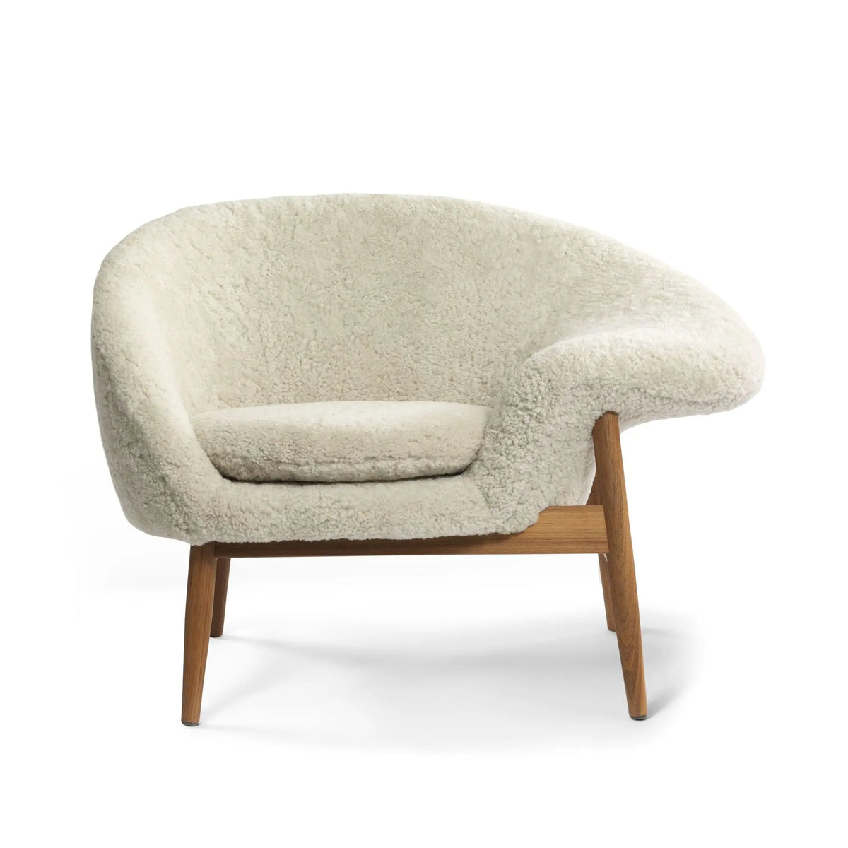 Warm Nordic Fried Egg lepotuoli öljytty tiikki/Sheepskin Curly 17 Warm Nordic