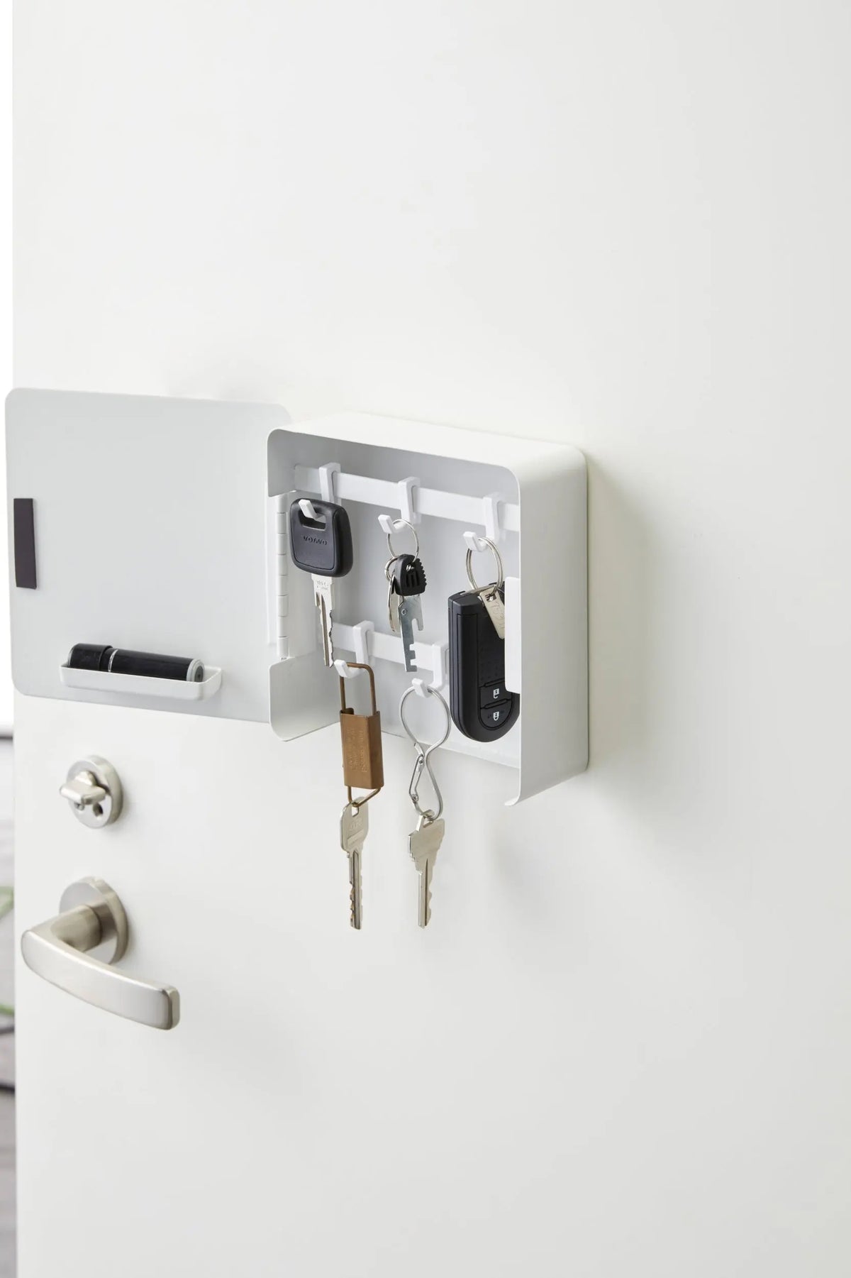 Yamazaki Tower avainkaappi magneettikiinnityksellä valkoinen Yamazaki