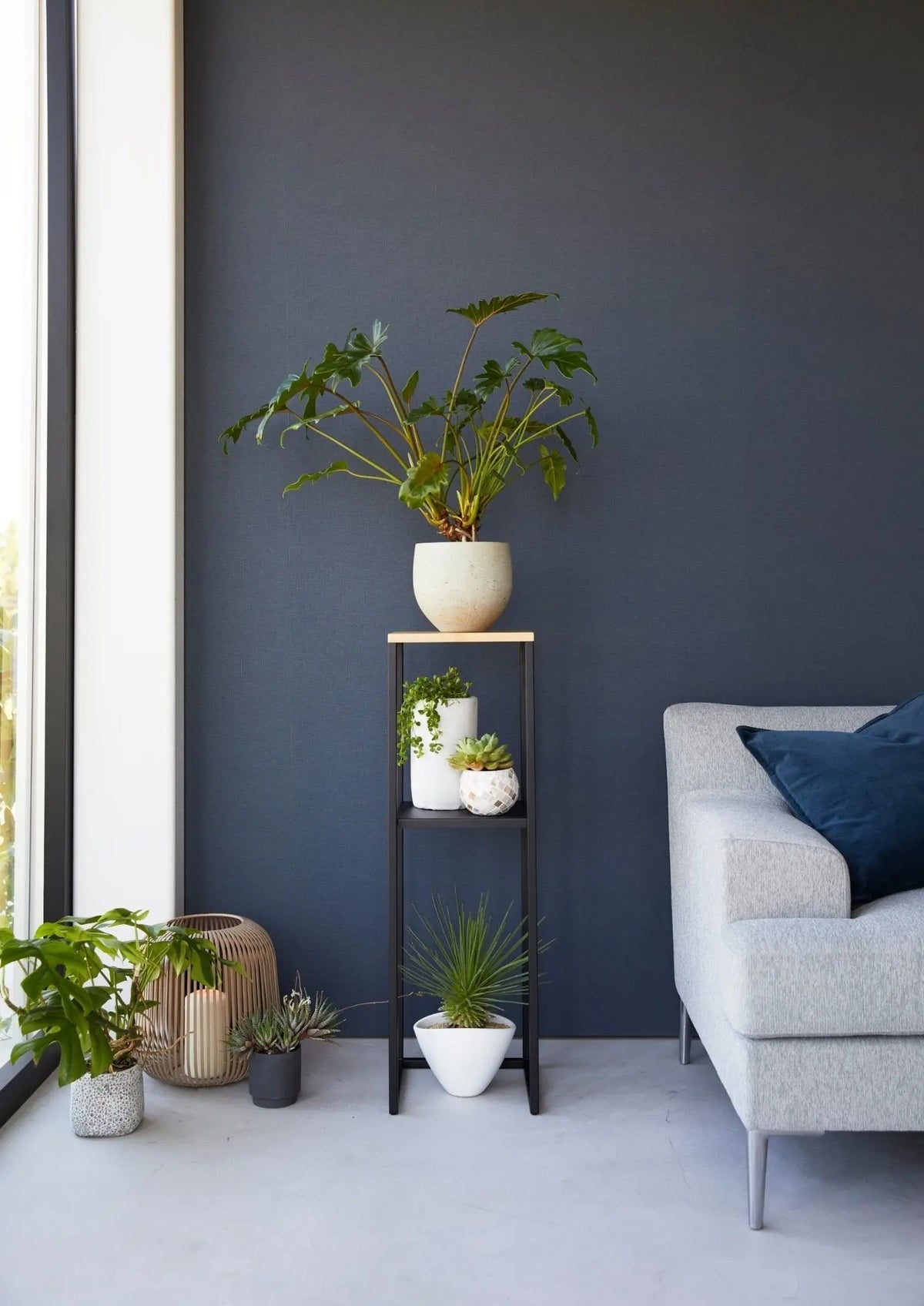 Yamazaki Tower hylly 2-tasoinen musta - Laatukaluste