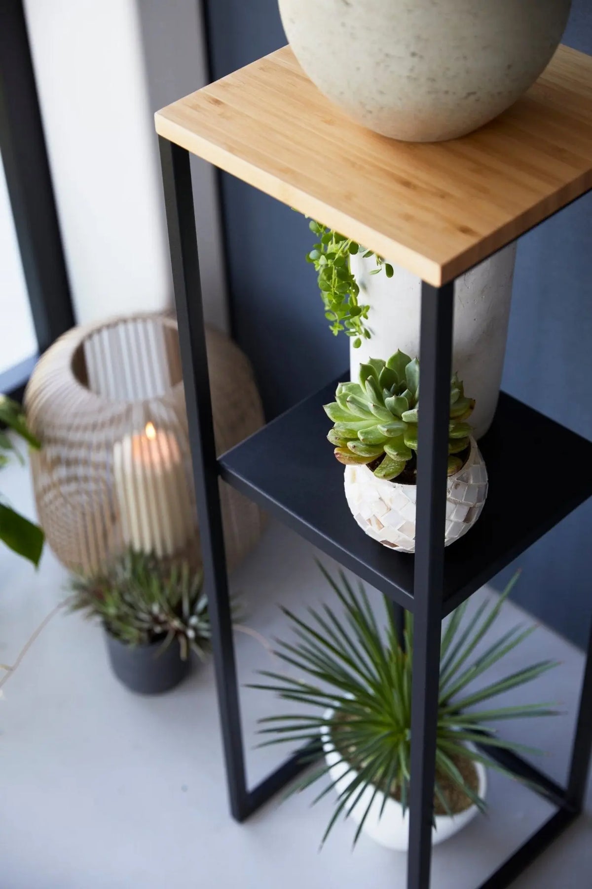 Yamazaki Tower hylly 2-tasoinen musta - Laatukaluste