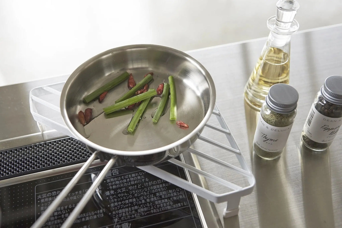 Yamazaki Tower kattilaritilä valkoinen - Laatukaluste