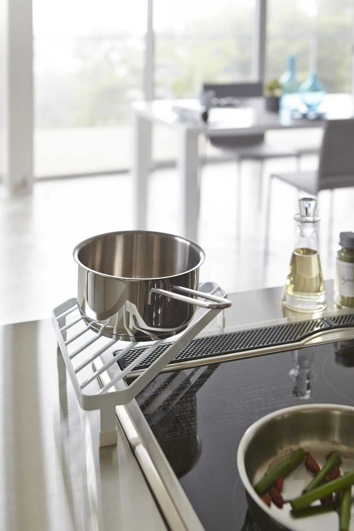 Yamazaki Tower kattilaritilä valkoinen - Laatukaluste