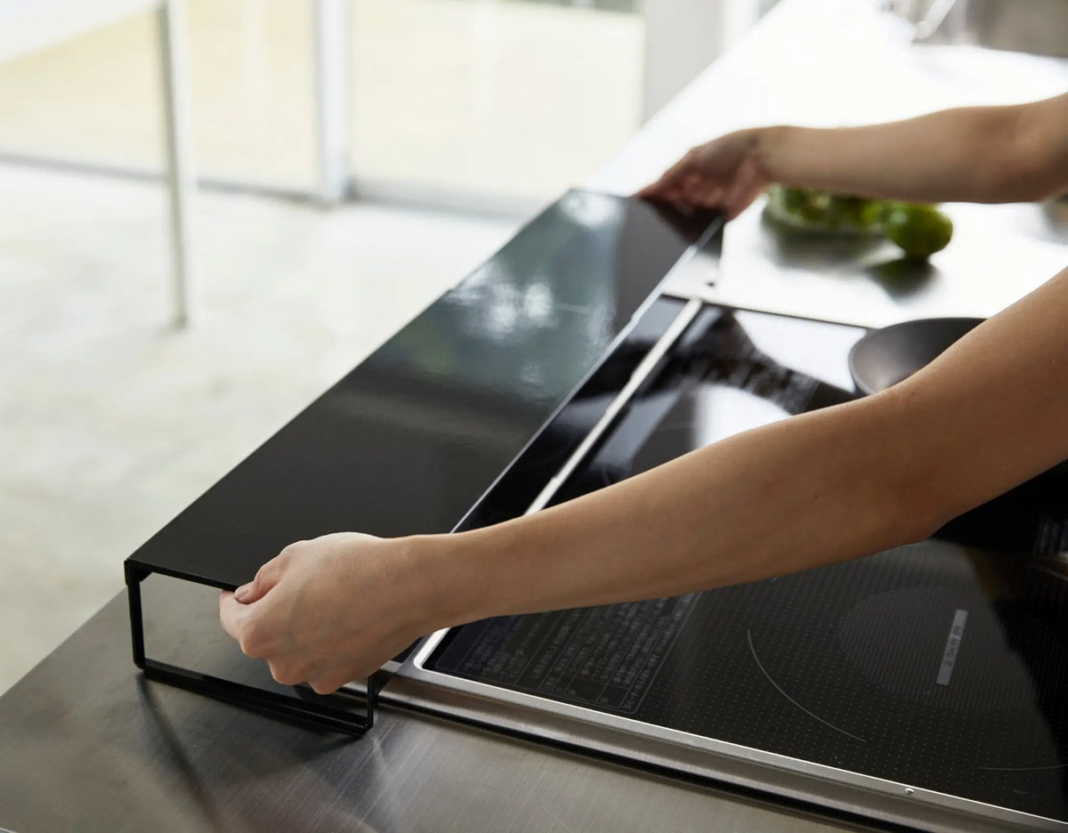 Yamazaki Tower säädettävä koroke musta - Laatukaluste