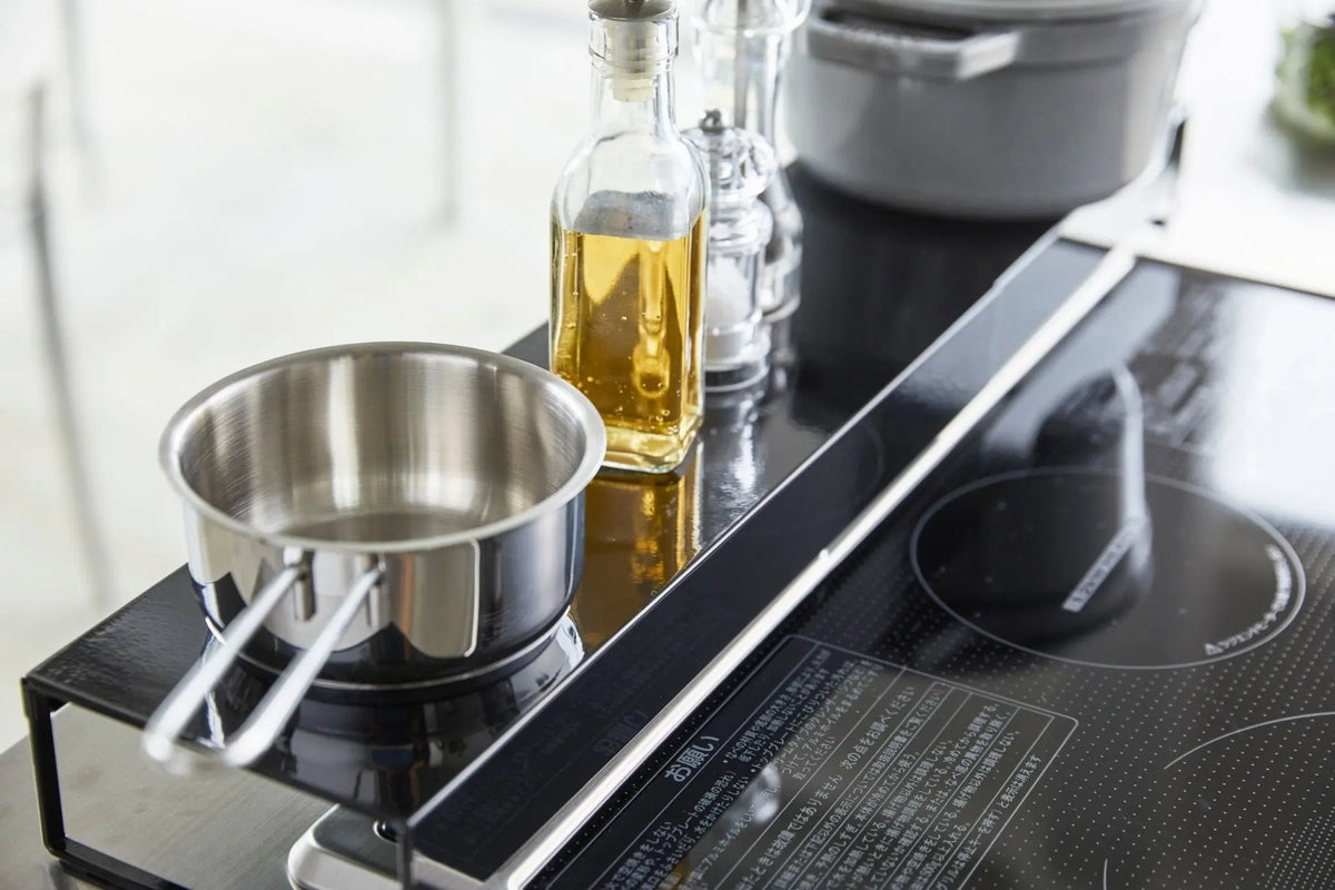 Yamazaki Tower säädettävä koroke musta - Laatukaluste