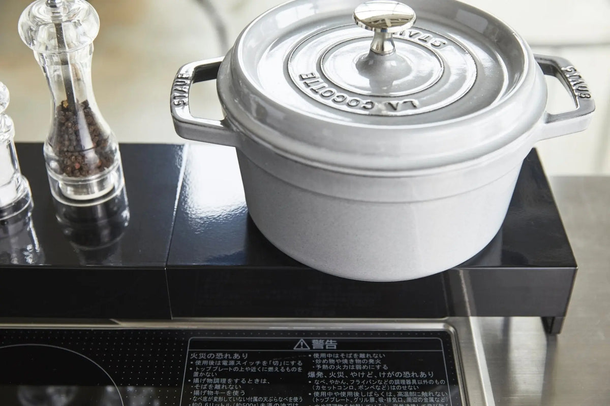 Yamazaki Tower säädettävä koroke musta - Laatukaluste