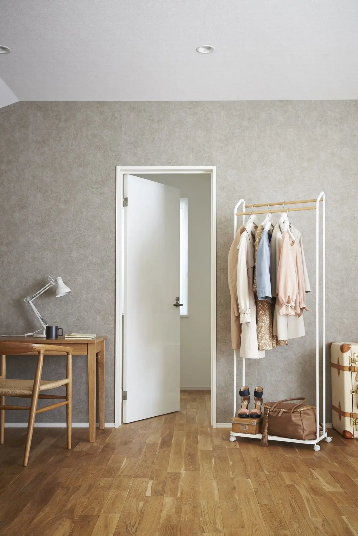 Yamazaki Tower vaaterekki pyörillä valkoinen - Laatukaluste