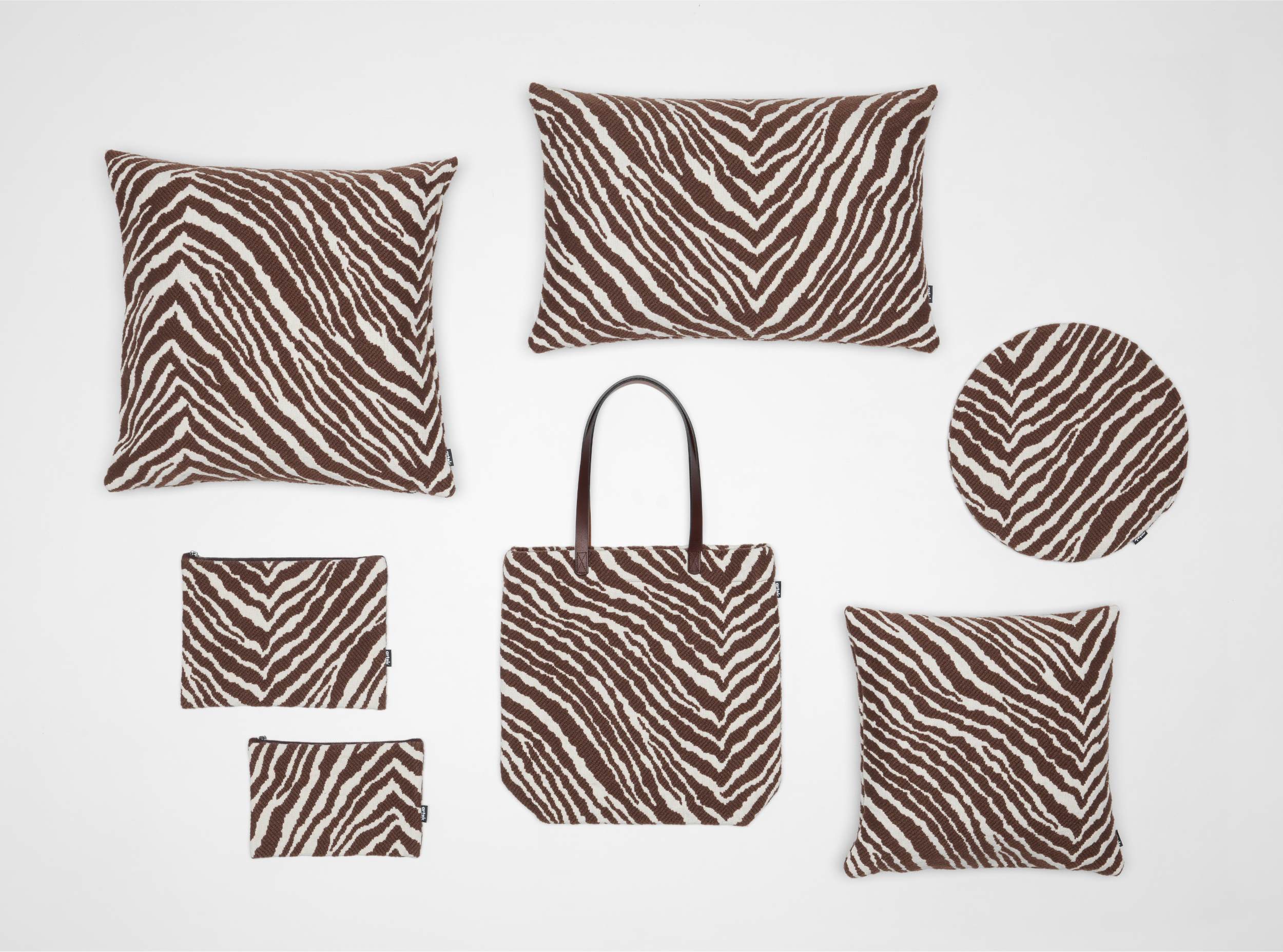 Artek Zebra 50x50 tyynynpäällinen ruskea/valkoinen