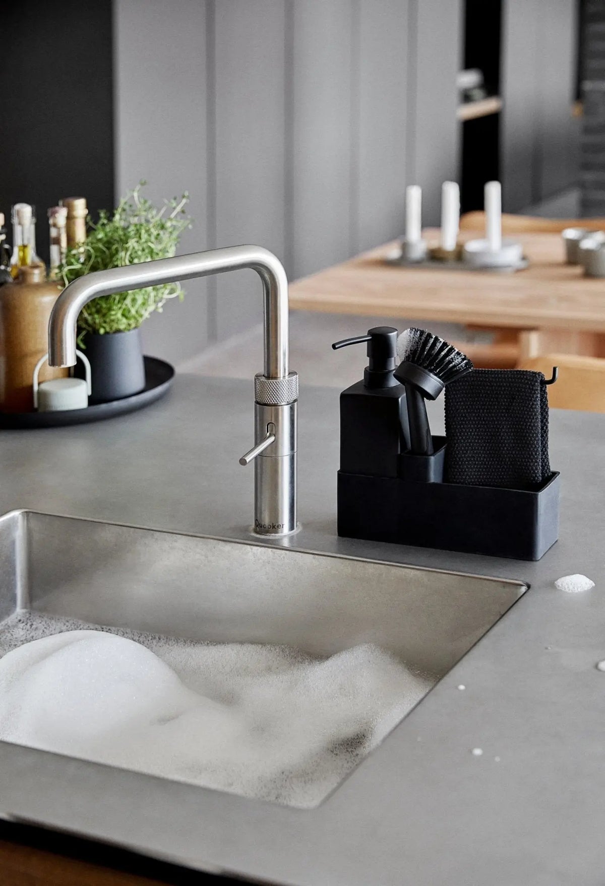 Zone Denmark tiskivälinesetti musta - Laatukaluste