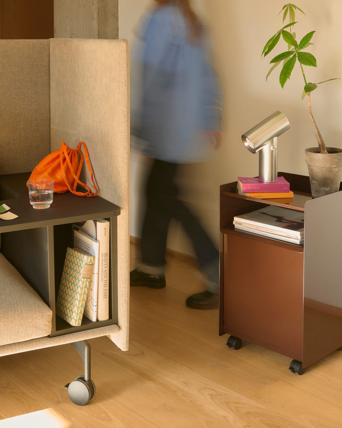 Muuto Folded low serving trolley with door dark red