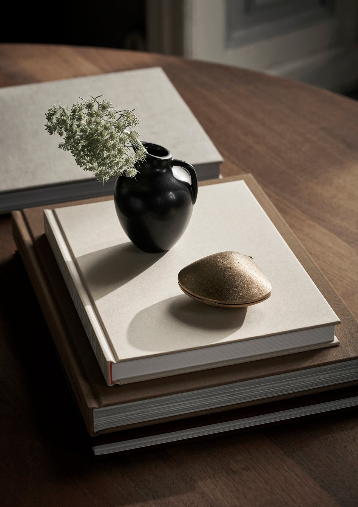 Ferm Living Ary M mini maljakko hiilenharmaa