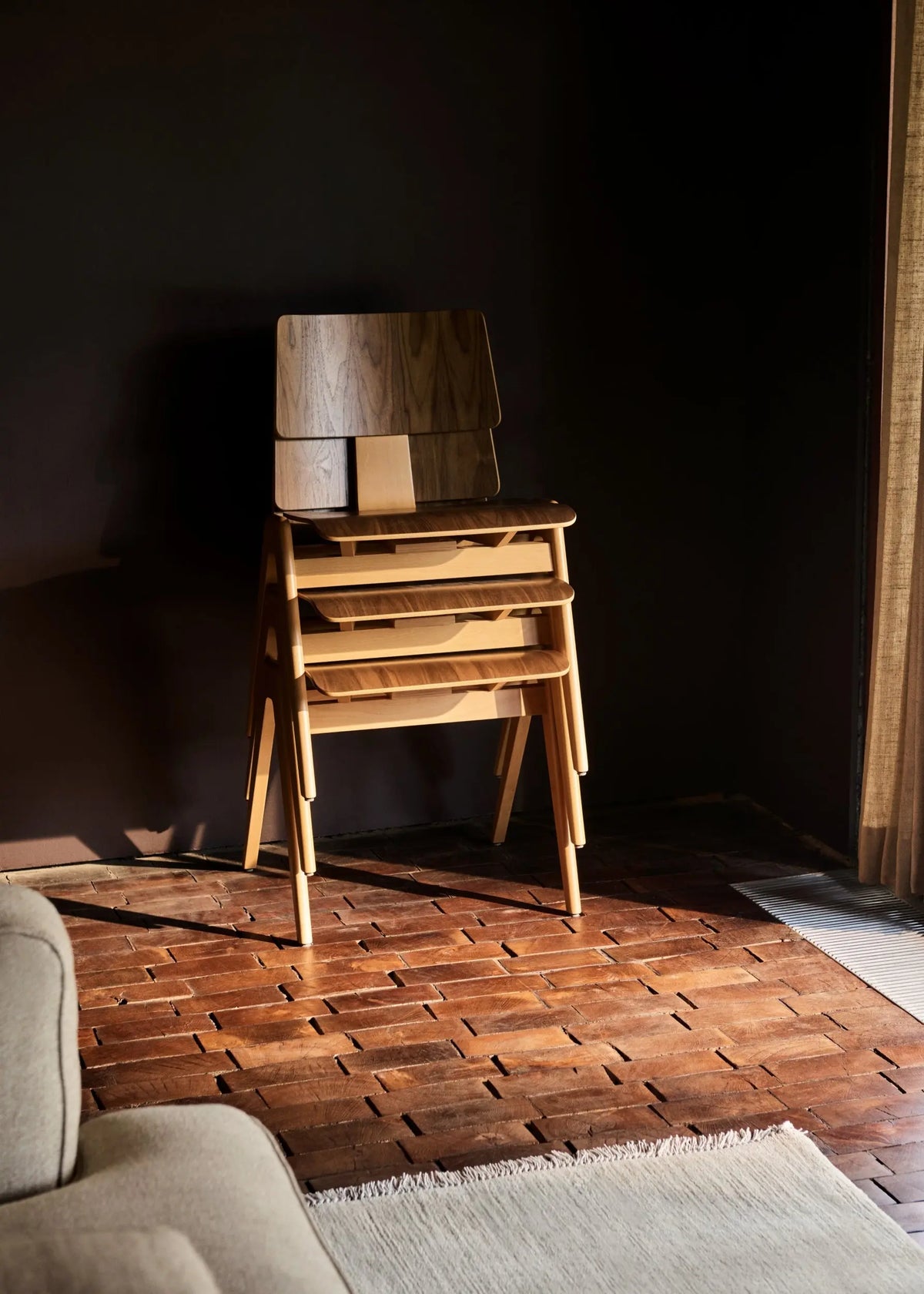 &Tradition Daystak RD1 tuoli pyökki/pähkinä &Tradition