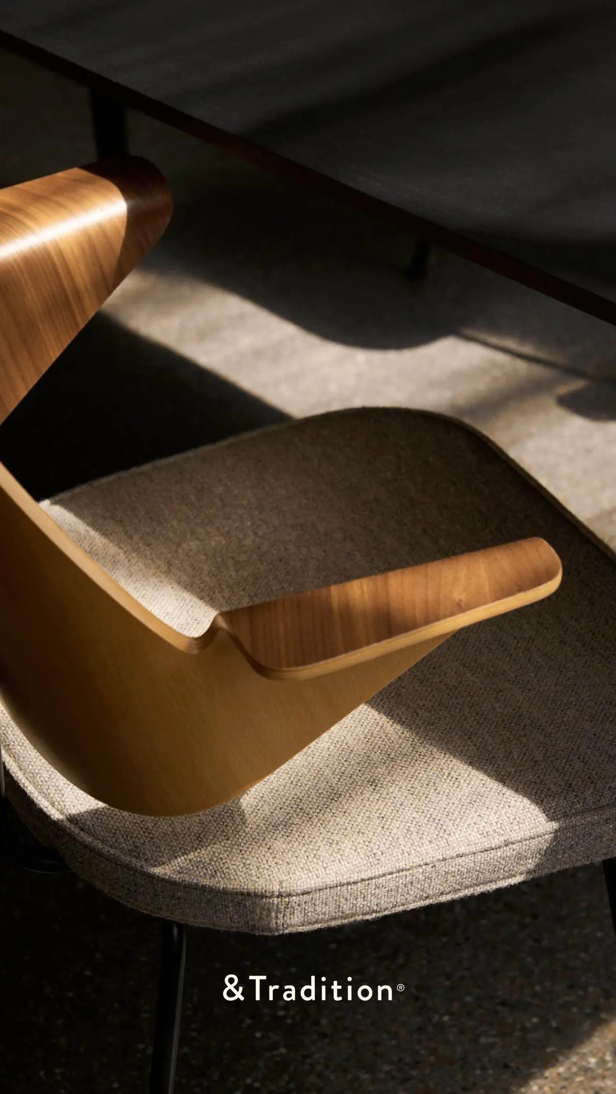 &Tradition RFH RD8 nojatuoli pyökki-pähkinä/ruskea &Tradition