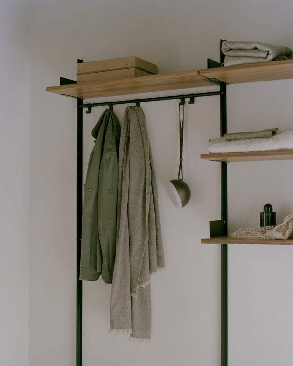New Works Wardrobe 3 kokonaisuus musta/tammi New Works