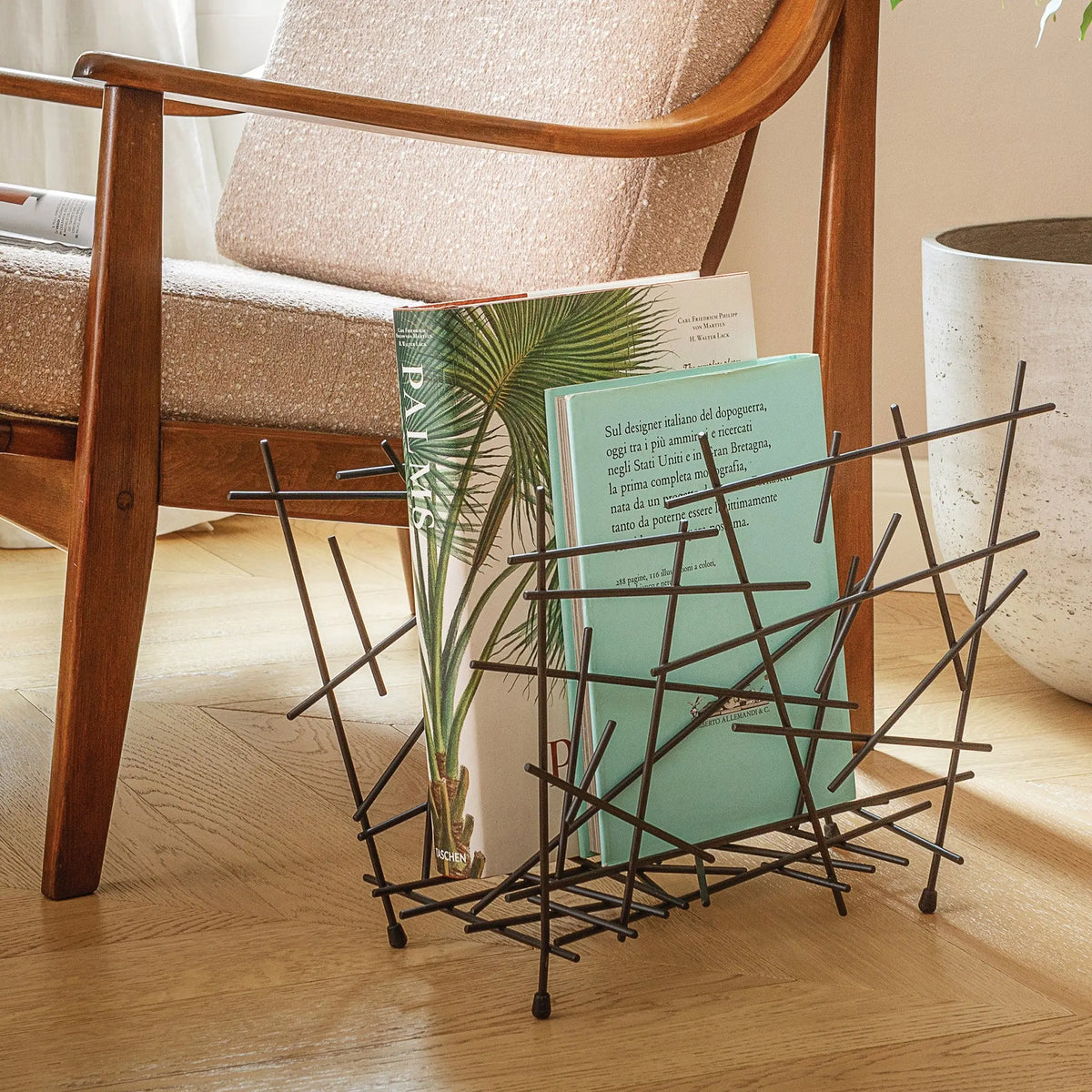 Alessi Blow Up lehtiteline musta - Laatukaluste