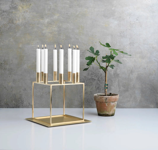 By Lassen Kubus 8 kynttilänjalka messinki - Laatukaluste