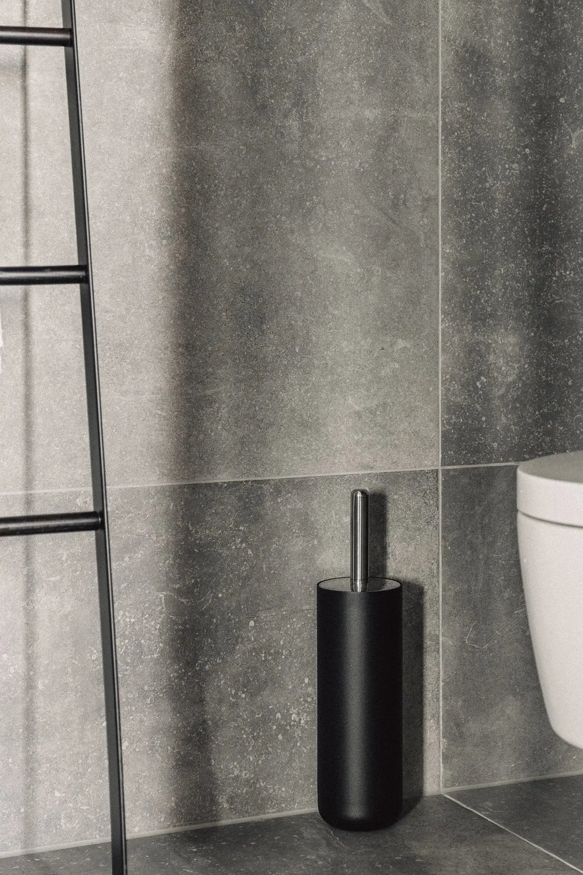 Menu vessaharja musta - Laatukaluste