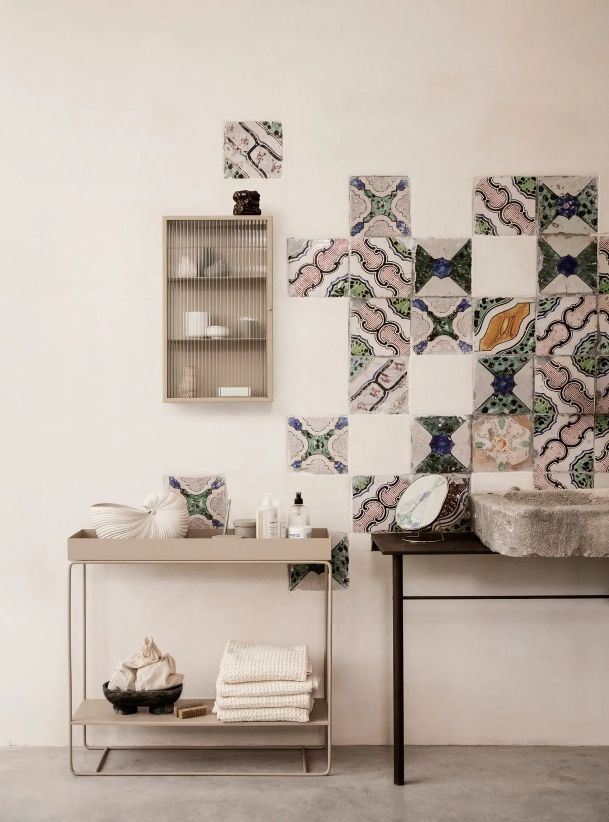 Ferm Living Pond pöytäpeili messinki - Laatukaluste