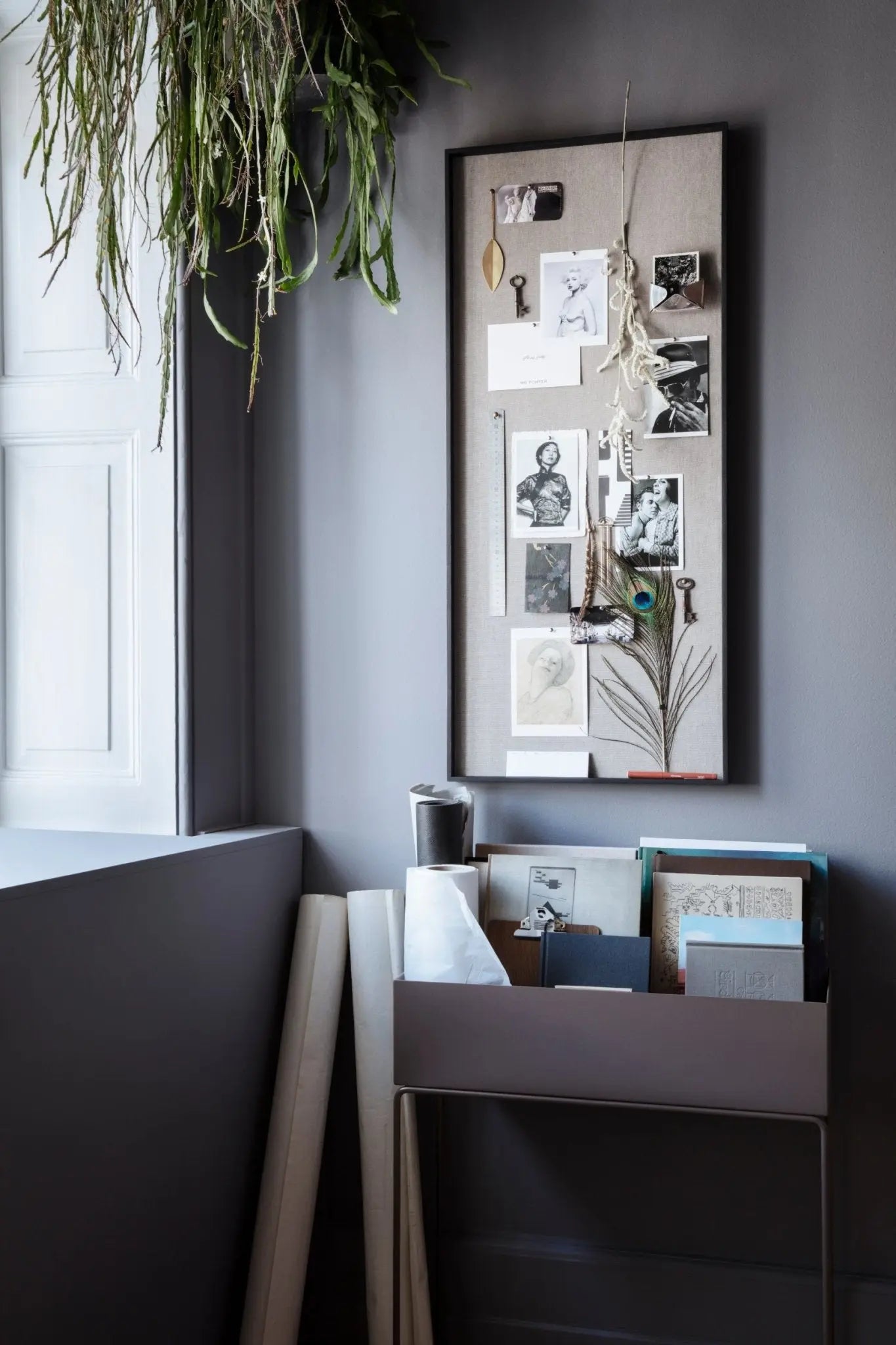 Ferm Living Scenery muistitaulu kapea musta - Laatukaluste