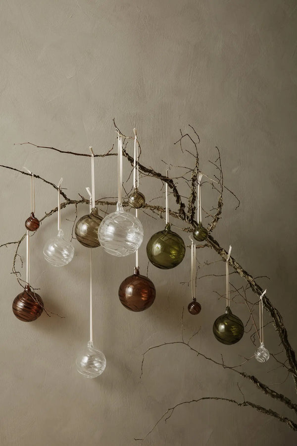 Ferm Living Twirl joulupallo L 4kpl - Laatukaluste