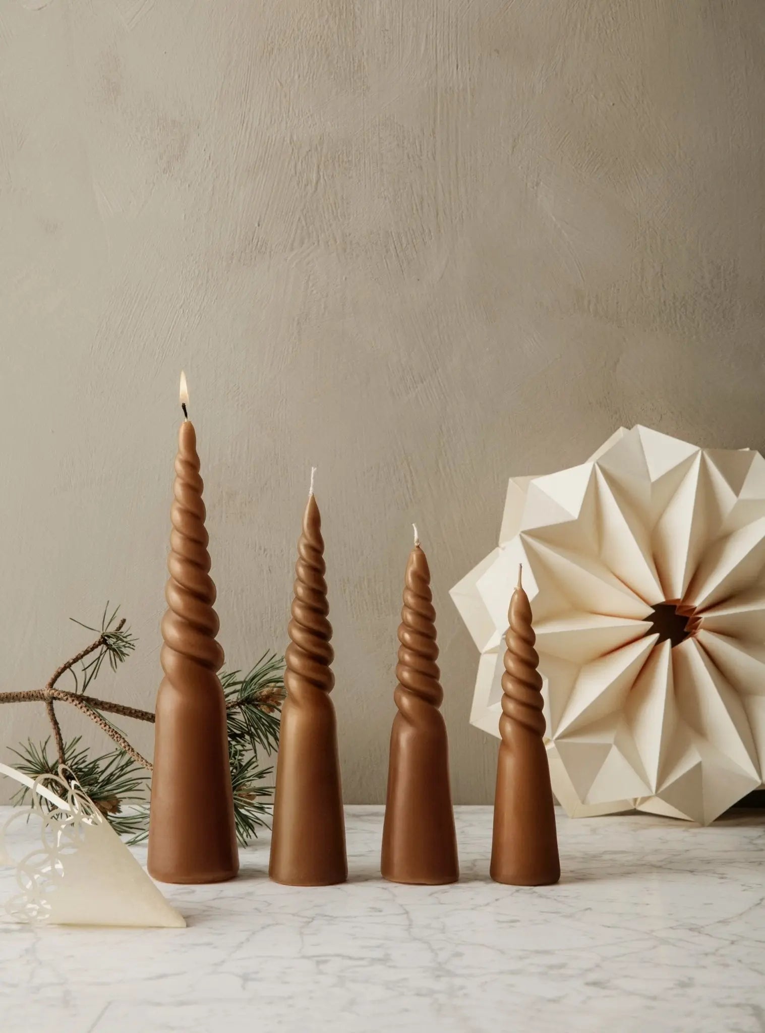 Ferm Living Twisted kynttilä 4kpl straw - Laatukaluste