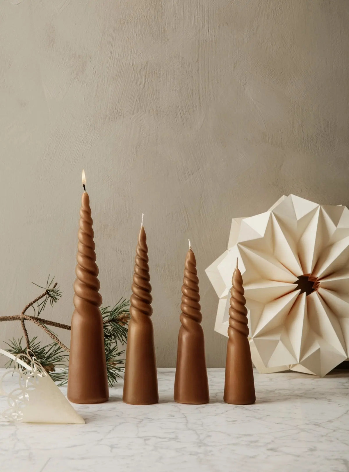 Ferm Living Twisted kynttilä 4kpl straw - Laatukaluste